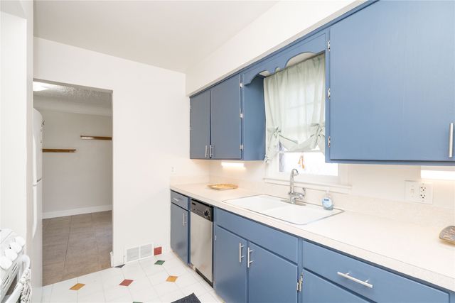 1243 Merle Hay Road, Des Moines, IA 50311