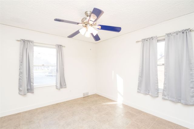 1243 Merle Hay Road, Des Moines, IA 50311