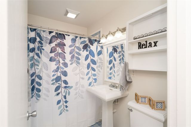 1243 Merle Hay Road, Des Moines, IA 50311