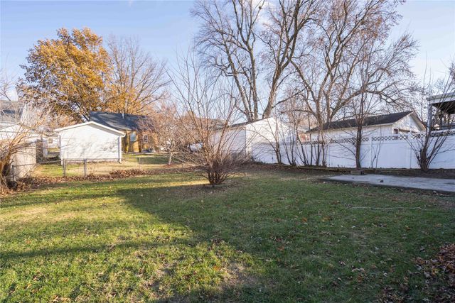 1243 Merle Hay Road, Des Moines, IA 50311