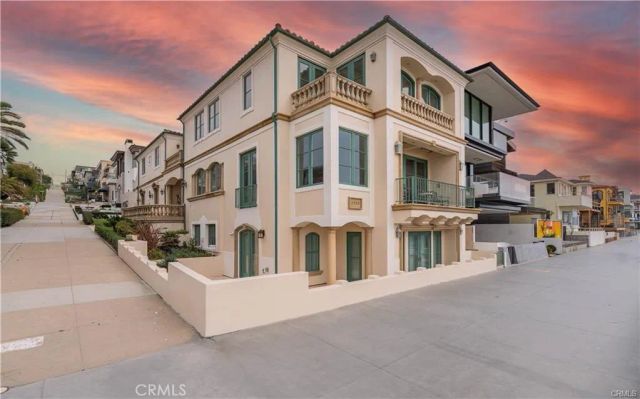 2420 The Strand, Manhattan Beach, CA 90266
