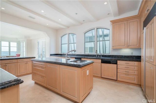 2420 The Strand, Manhattan Beach, CA 90266