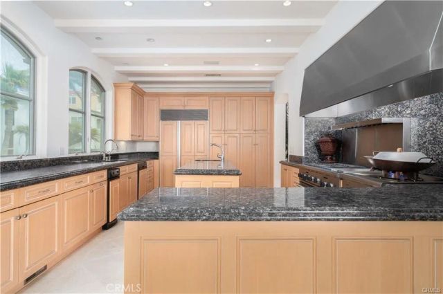 2420 The Strand, Manhattan Beach, CA 90266