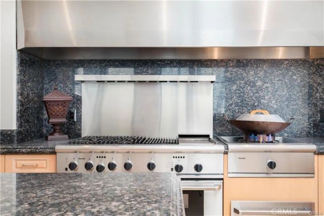 2420 The Strand, Manhattan Beach, CA 90266