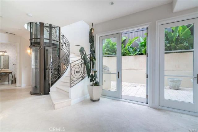 2420 The Strand, Manhattan Beach, CA 90266