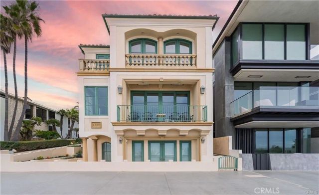 2420 The Strand, Manhattan Beach, CA 90266