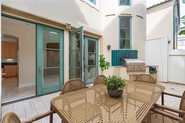 2420 The Strand, Manhattan Beach, CA 90266