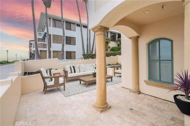 2420 The Strand, Manhattan Beach, CA 90266