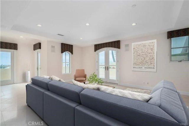 2420 The Strand, Manhattan Beach, CA 90266