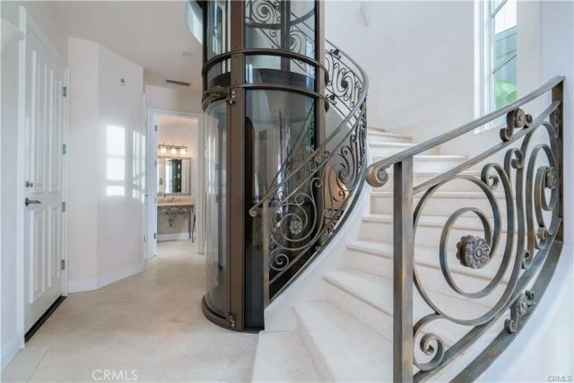 2420 The Strand, Manhattan Beach, CA 90266