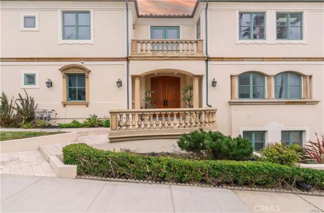 2420 The Strand, Manhattan Beach, CA 90266