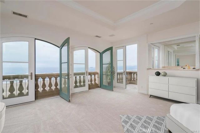 2420 The Strand, Manhattan Beach, CA 90266