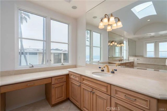 2420 The Strand, Manhattan Beach, CA 90266