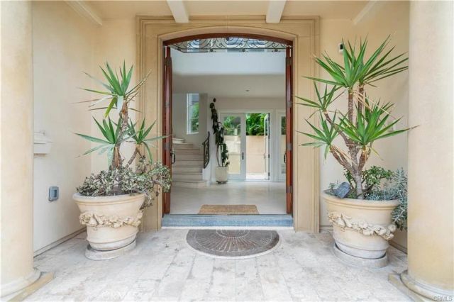 2420 The Strand, Manhattan Beach, CA 90266