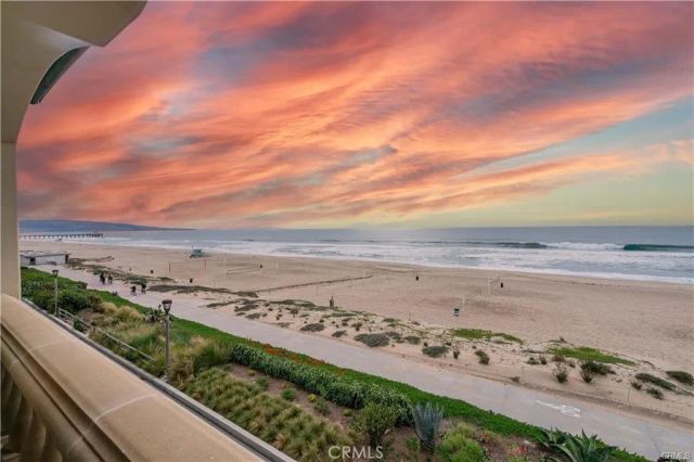 2420 The Strand, Manhattan Beach, CA 90266
