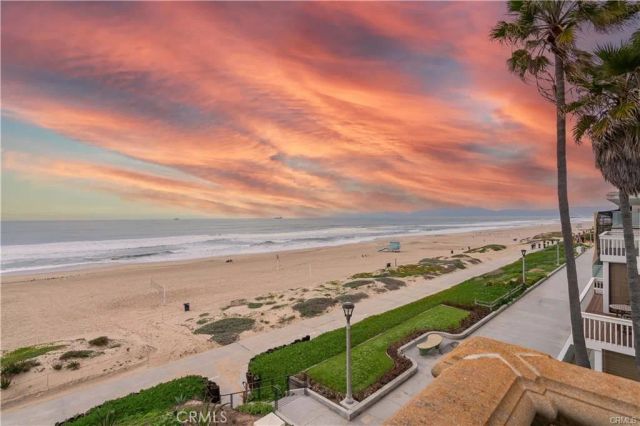 2420 The Strand, Manhattan Beach, CA 90266