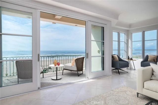 2420 The Strand, Manhattan Beach, CA 90266