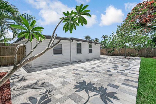 12063 Acapulco Avenue, Palm Beach Gardens, FL 33410