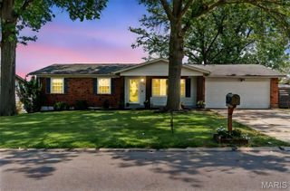 1100 King Carey Drive, Creve Coeur, MO 63146