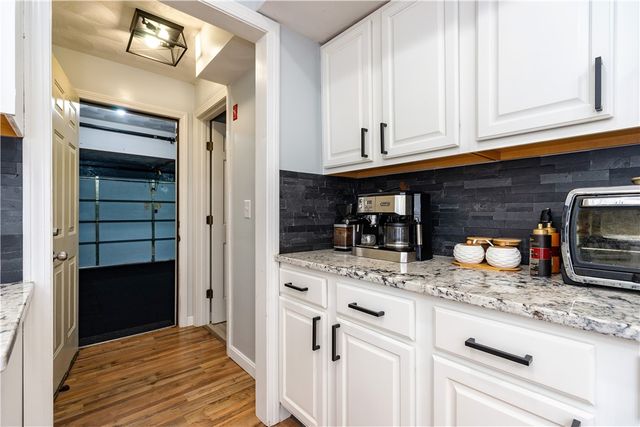 195 Oakland Beach Avenue, Warwick, RI 02889