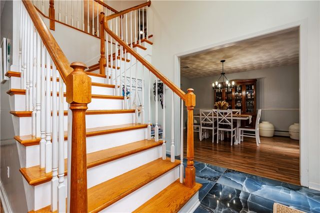 195 Oakland Beach Avenue, Warwick, RI 02889