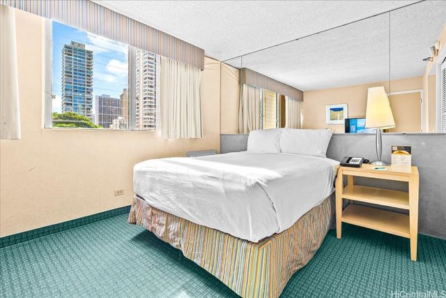 444 Kanekapolei Street 413, Honolulu, HI 96815