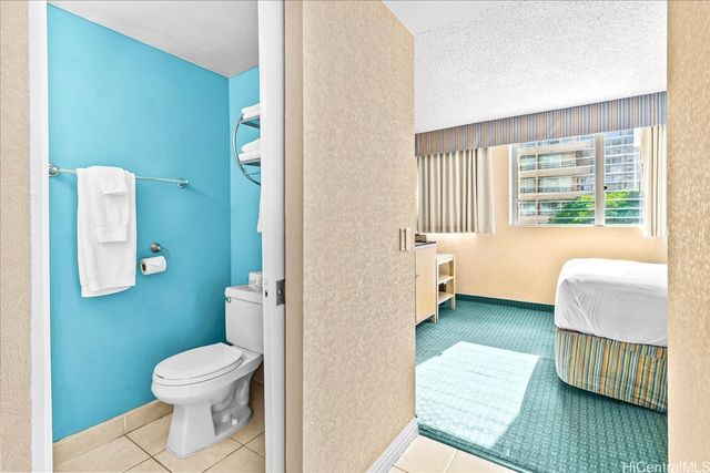 444 Kanekapolei Street 413, Honolulu, HI 96815