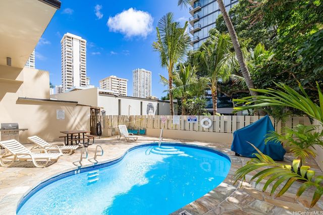 444 Kanekapolei Street 413, Honolulu, HI 96815