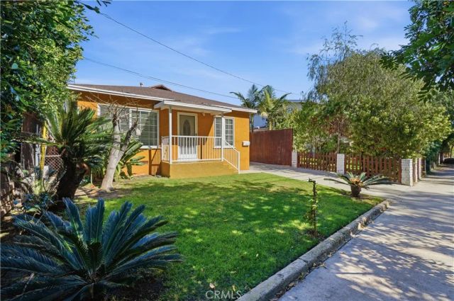 8613 Higuera, Culver City, CA 90232