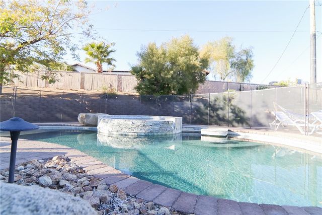 7525 Whitney, Yucca Valley, CA 92284