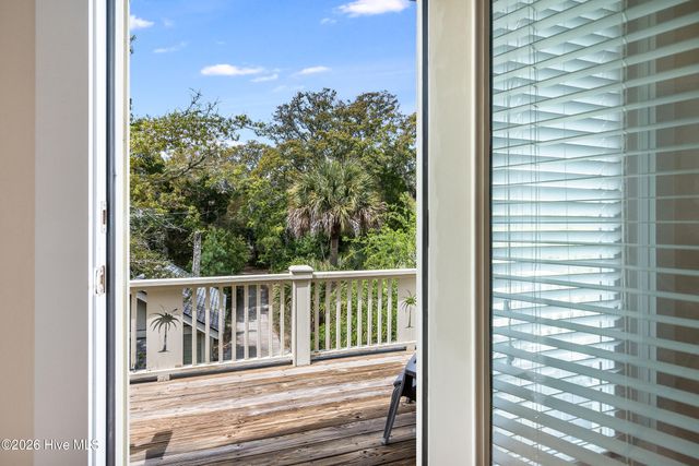2 Sandwich Tern Trail, Southport, NC 28461