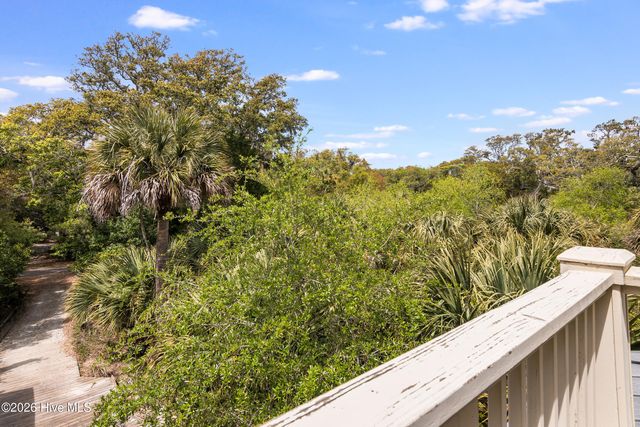 2 Sandwich Tern Trail, Southport, NC 28461