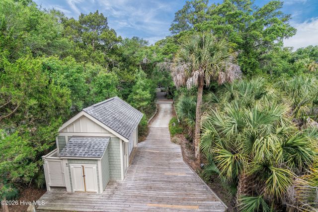 2 Sandwich Tern Trail, Southport, NC 28461
