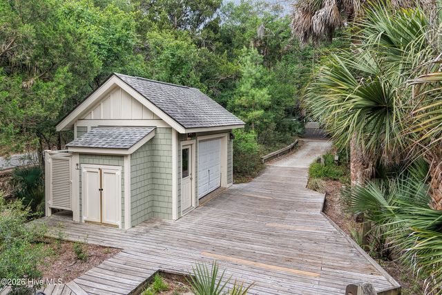 2 Sandwich Tern Trail, Southport, NC 28461