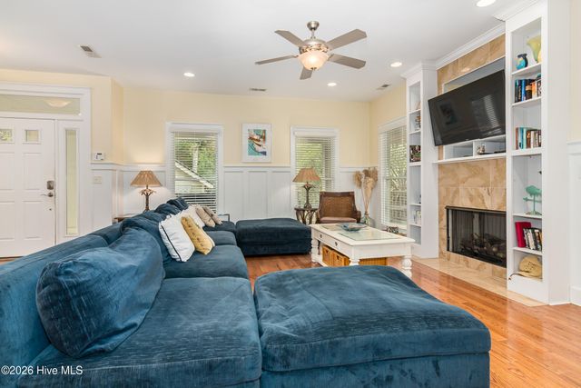 2 Sandwich Tern Trail, Southport, NC 28461