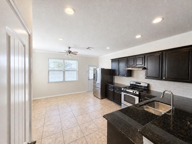 4319 Amaryllis Avenue, Baytown, TX 77521