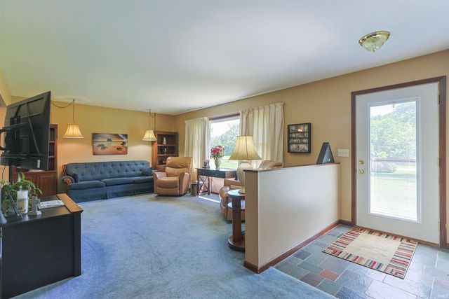 6384 N 900 E Road, New Carlisle, IN 46552