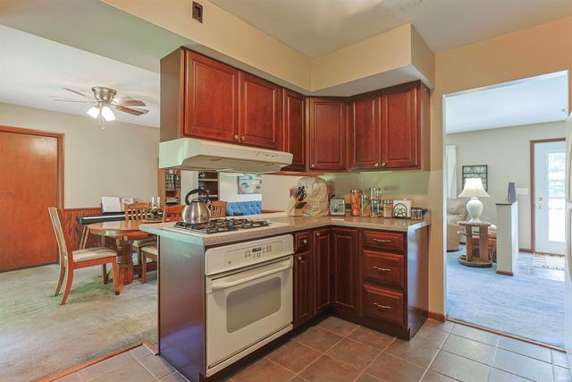 6384 N 900 E Road, New Carlisle, IN 46552
