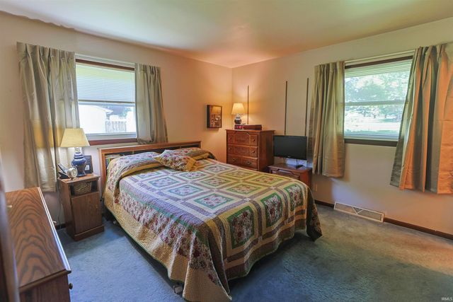 6384 N 900 E Road, New Carlisle, IN 46552