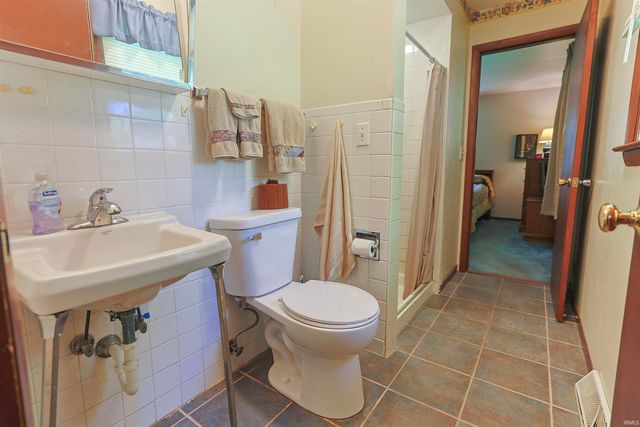 6384 N 900 E Road, New Carlisle, IN 46552