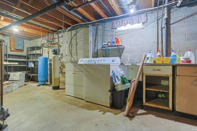 6384 N 900 E Road, New Carlisle, IN 46552