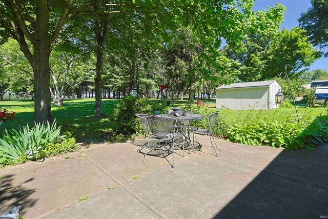 6384 N 900 E Road, New Carlisle, IN 46552