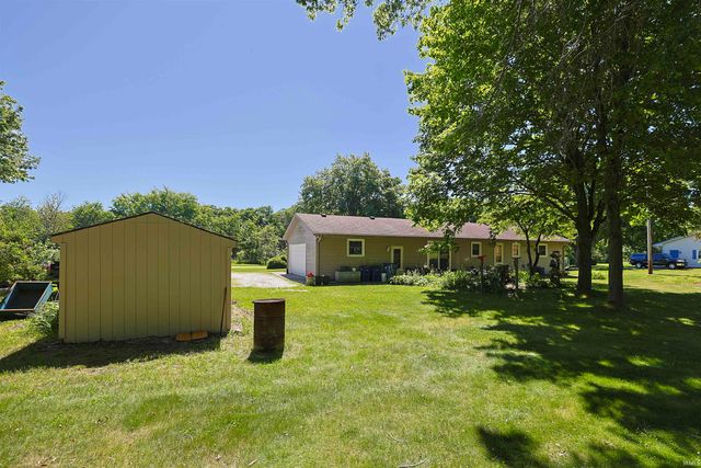 6384 N 900 E Road, New Carlisle, IN 46552