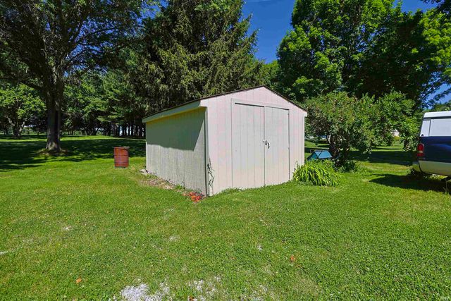 6384 N 900 E Road, New Carlisle, IN 46552