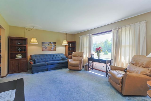 6384 N 900 E Road, New Carlisle, IN 46552