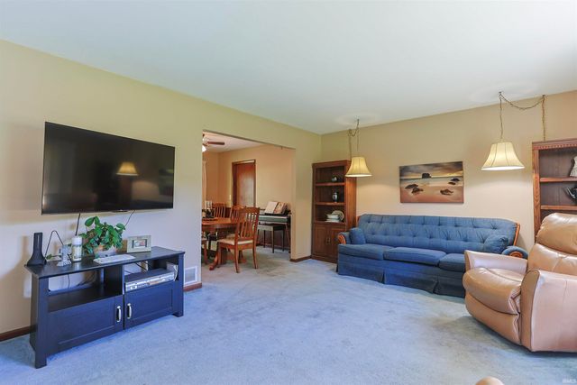6384 N 900 E Road, New Carlisle, IN 46552