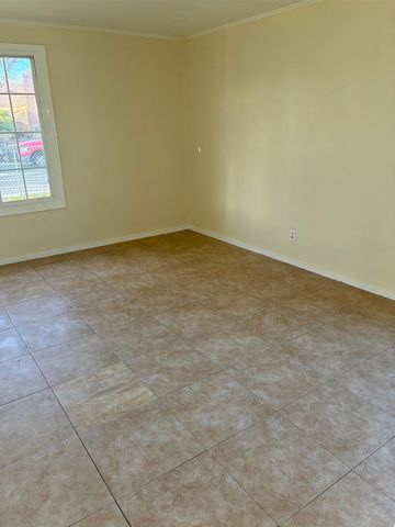 626 La Prenda Dr, Oakland, CA 94603