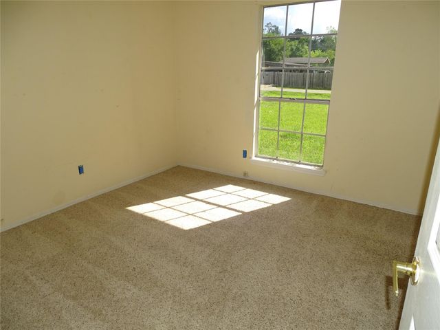 18906 Woodridge Drive, Conroe, TX 77302