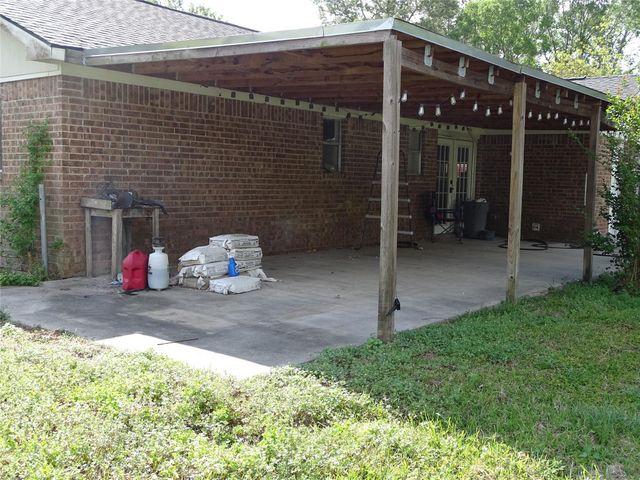 18906 Woodridge Drive, Conroe, TX 77302