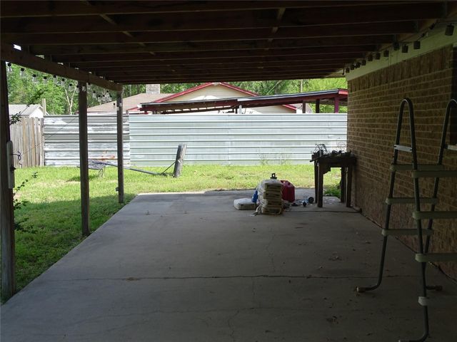 18906 Woodridge Drive, Conroe, TX 77302